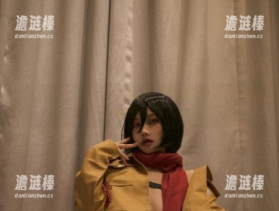 看Choi Ji Yun这个棉袜造型，我已迫不及待想下载做桌面壁纸了！